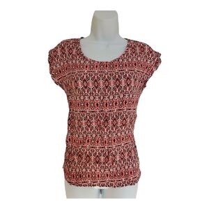 M&E light top in white coral and black cap sleeve